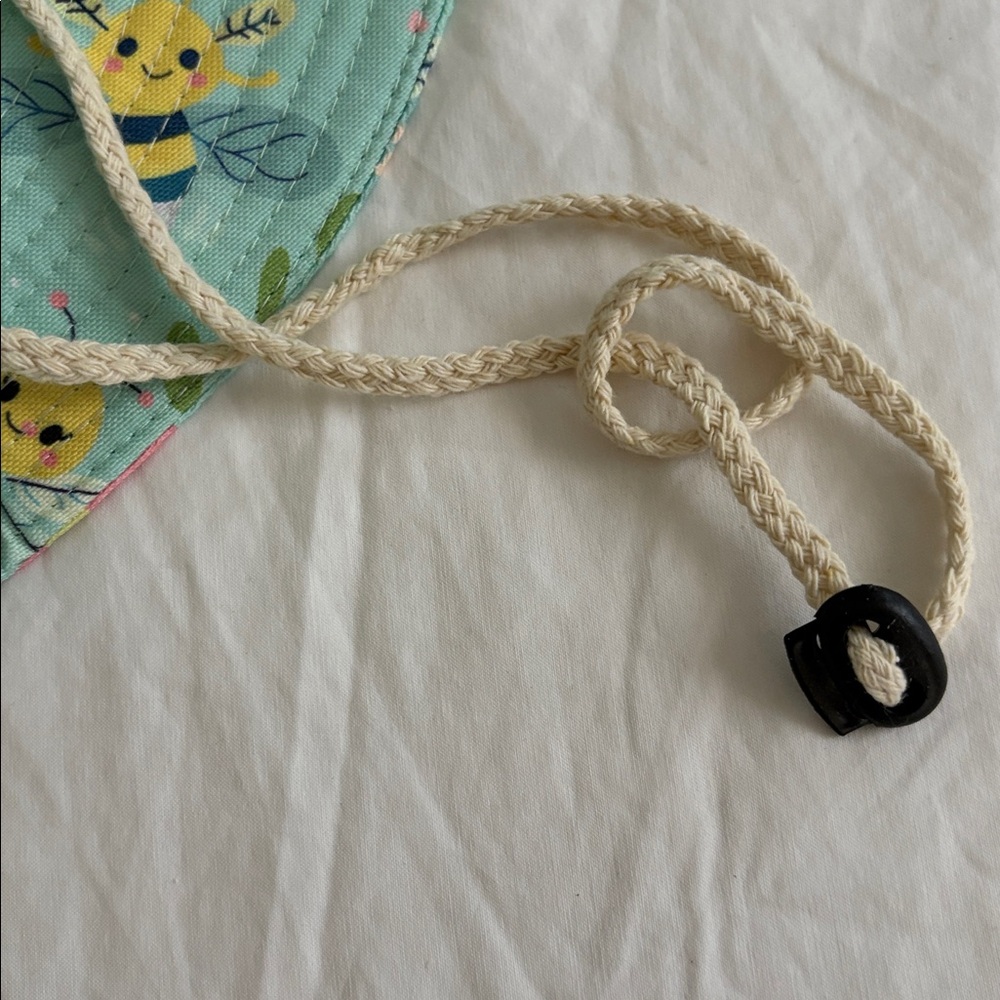 Enodtter Girl’s Bee & Flowers  Bucket Hat NIP - Picture 10 of 11